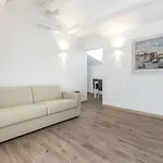 게스트하우스 아폴로 4*