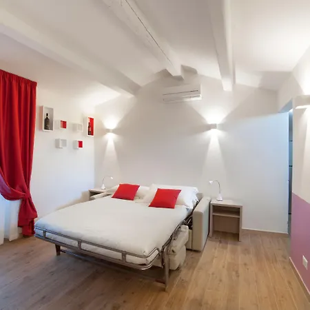 Apollo Guest house Florence